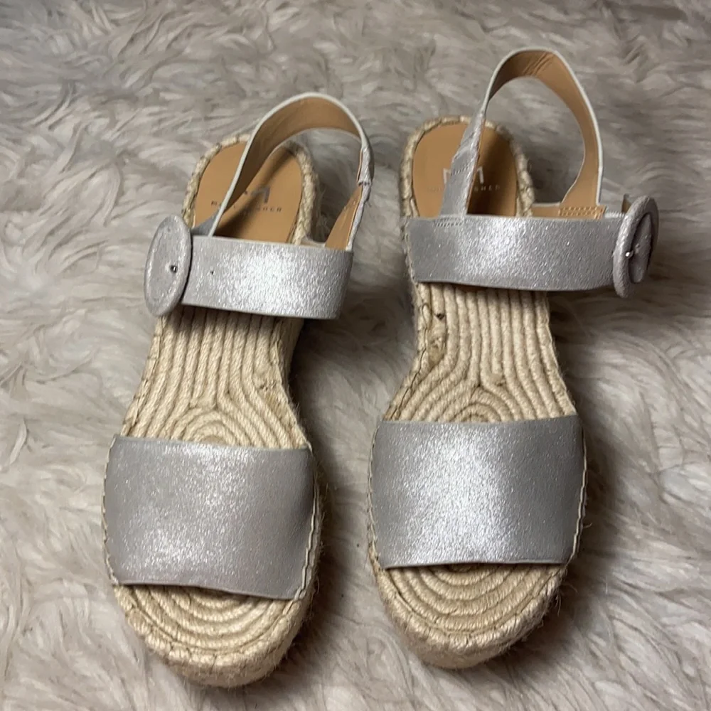 Like new Marc Fisher Rex Metallic Wedge Platform Espadrille